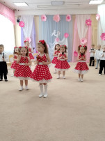 Прошёл весенний праздник у ребят Прошёл весенний праздник у ребят.